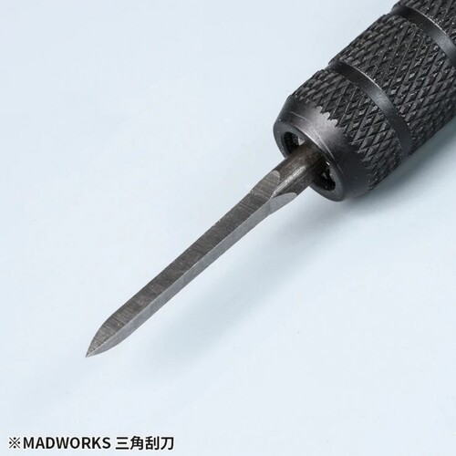 Madworks Triangular Scrapper